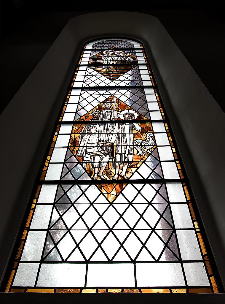 Schleswig Holstein Ostsee 09_2015 KA7_3917 als Smartobjekt-1 Kopie.jpg - In einer Kirche in der Nähe von Ratzeburg konnte man diesen Glasfenster bestaunen